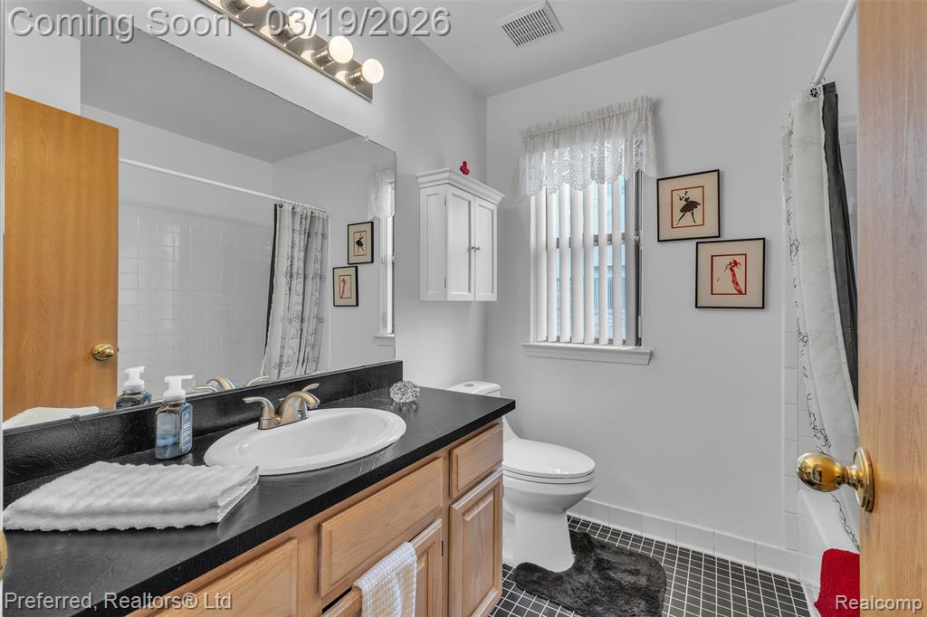 42751 Lilley Pointe Drive, Canton, MI 48187 — Photo 27