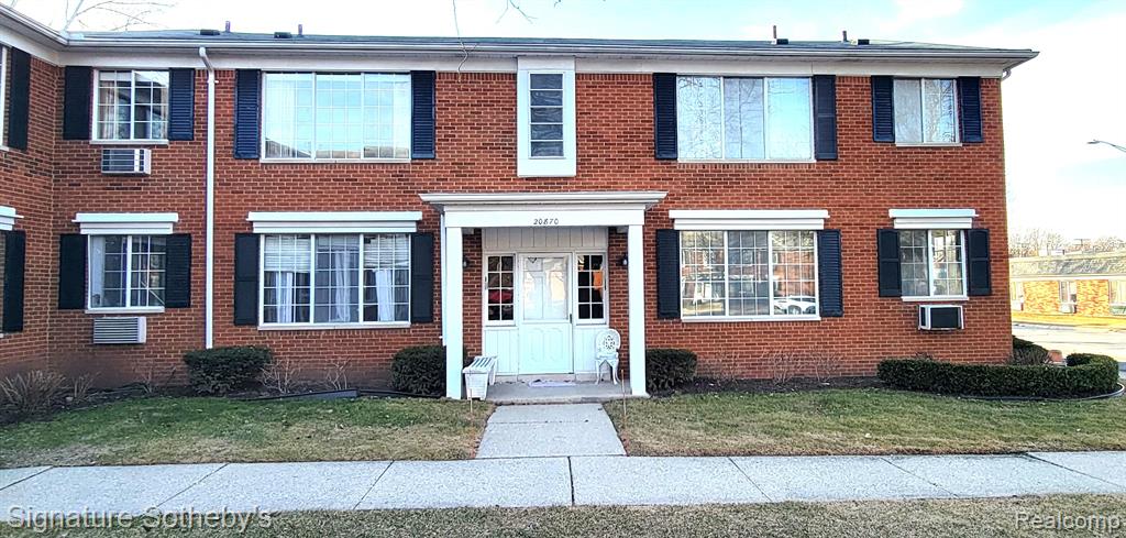 20870 Wildwood, 221, Harper Woods, MI 48225 — Photo 4