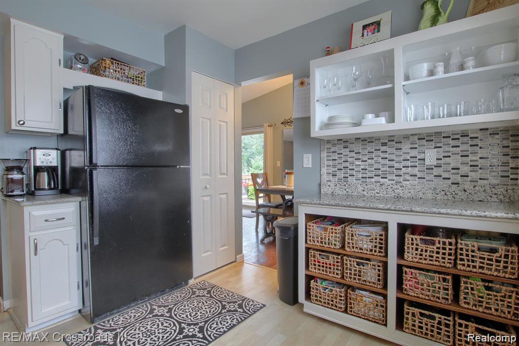 42464 SOMERSET Court, Canton, MI 48187 — Photo 8