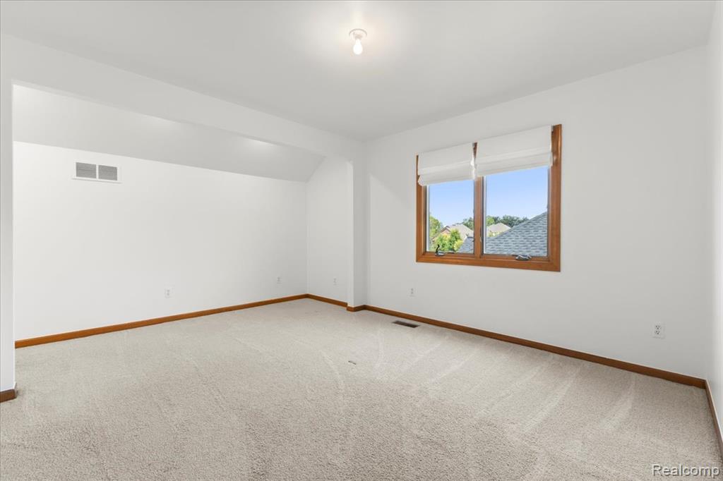 49366 Briar Pointe Dr. Drive, Macomb, MI 48044 — Photo 40