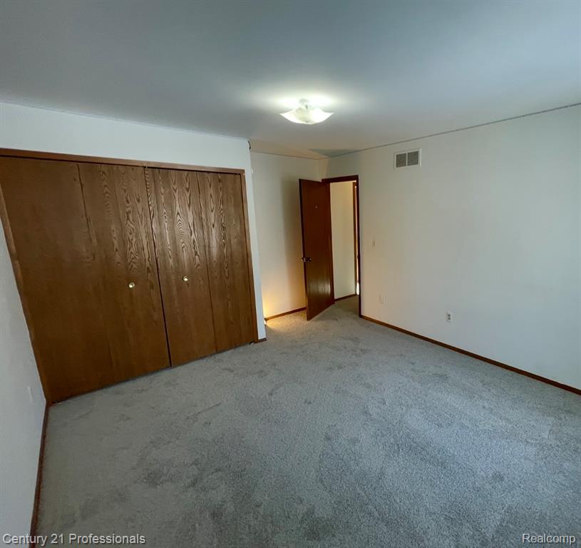 726 Baker Street, Rochester Hills, MI 48307 — Photo 18