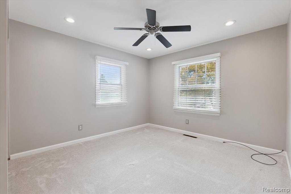 6233 Golfview Drive, Burton, MI 48509 — Photo 26
