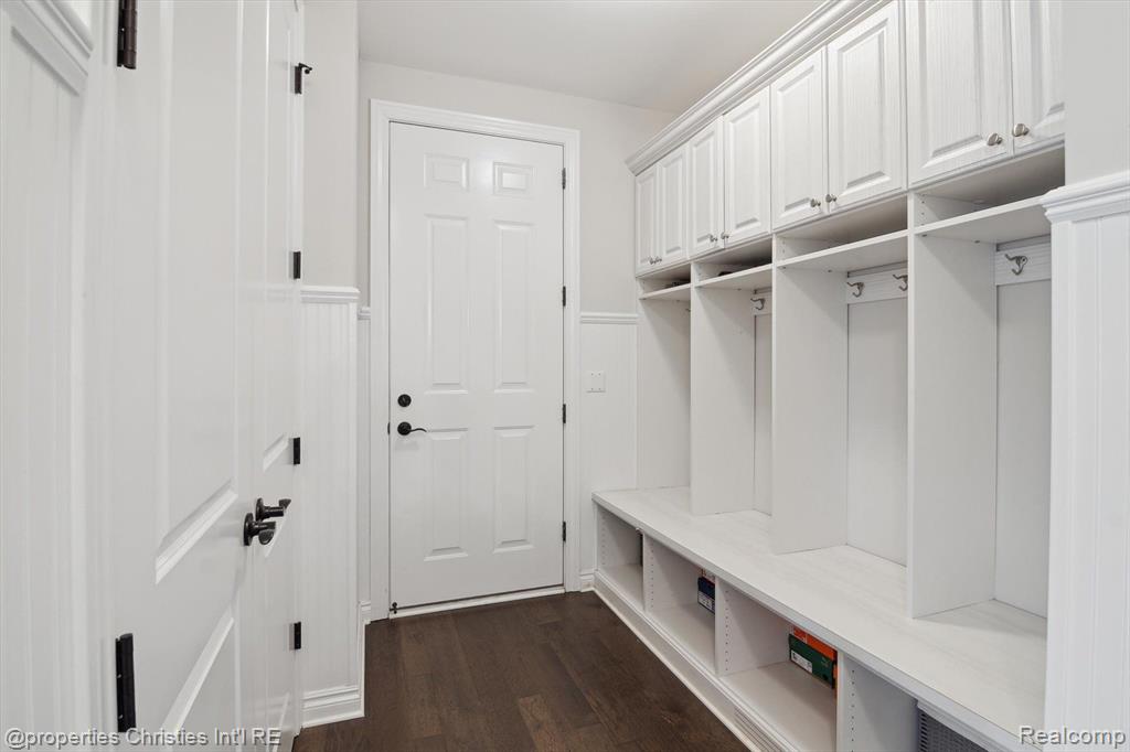 47660 WALES, Northville, MI 48167 — Photo 25