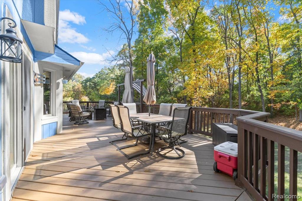 9755 Forest Ridge Drive, Clarkston, MI 48348 — Photo 57