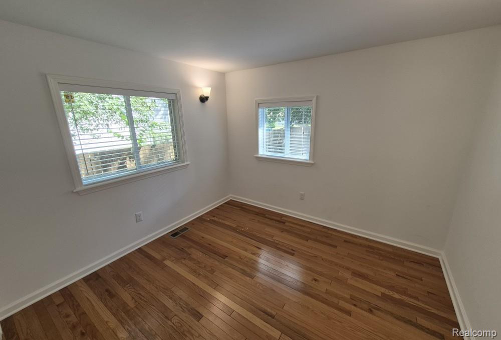 7377 Cooley Lake Road, West Bloomfield, MI 48324 — Photo 33