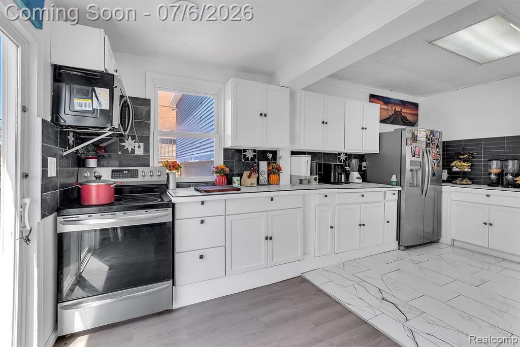 4405 BEWICK Street, Detroit, MI 48214 — Photo 10