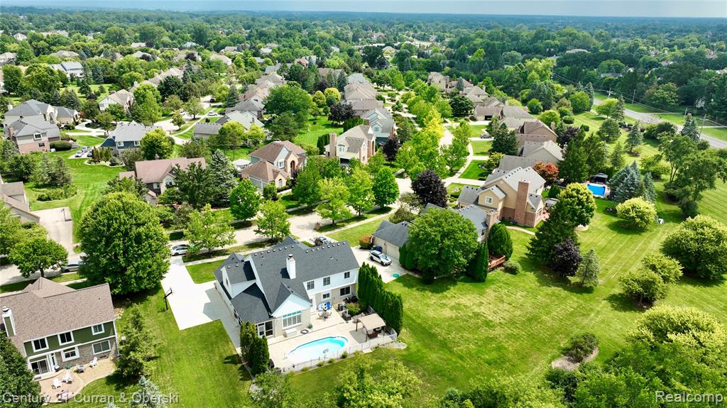 48279 Chesterfield Drive S, Dearborn, MI 48187 — Photo 51
