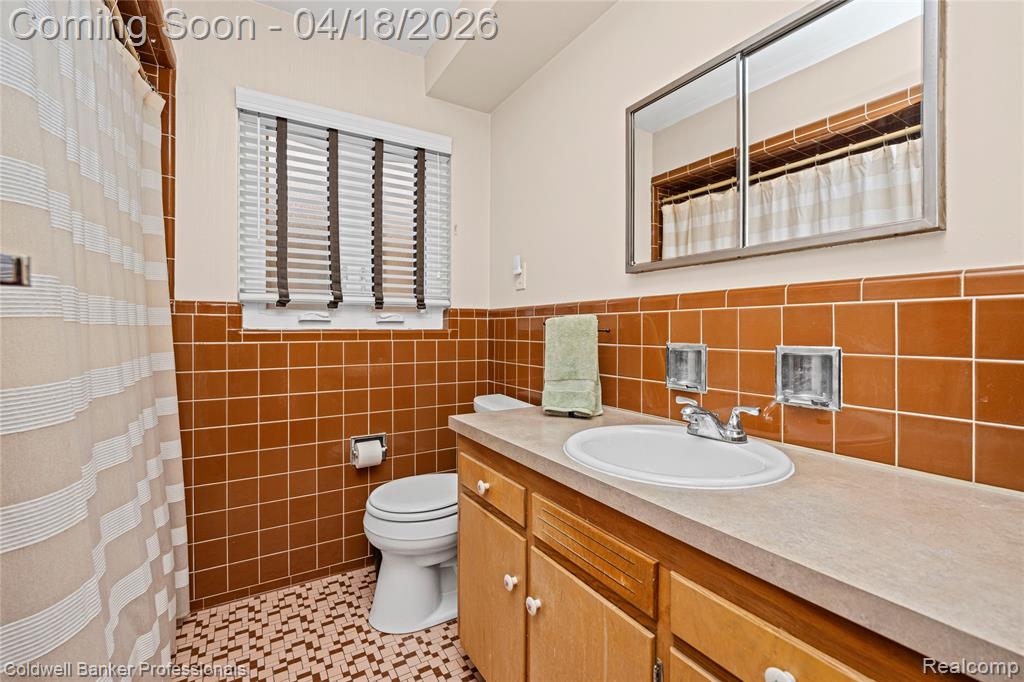 1544 Dorthen Avenue, Grosse Pointe Woods, MI 48236 — Photo 33