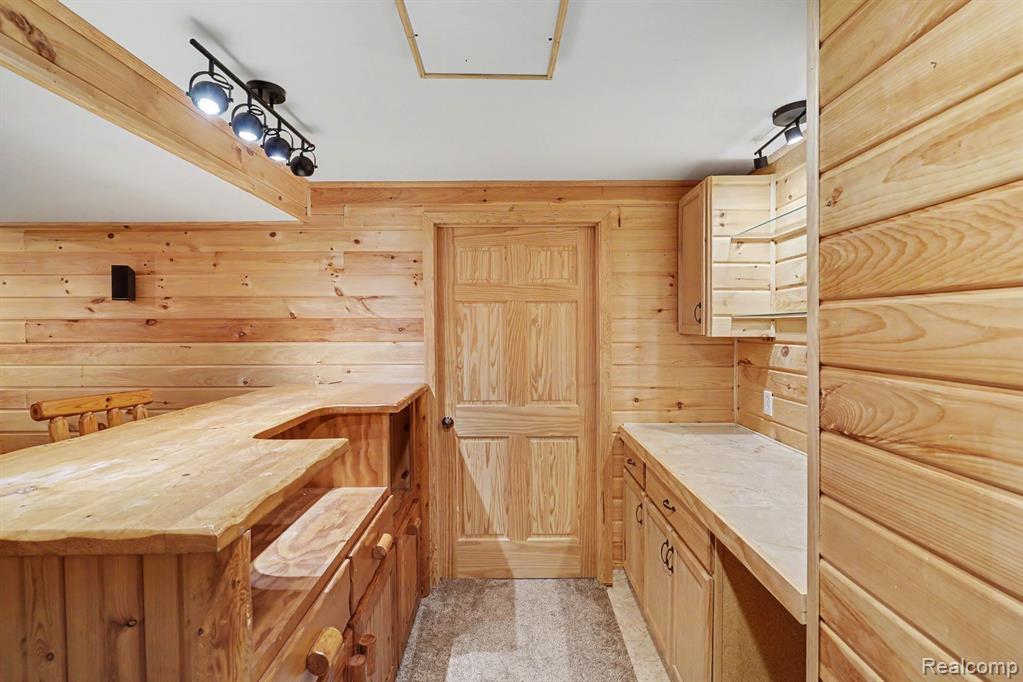 8012 Fox Hollow Road, Goodrich Vlg, MI — Photo 18