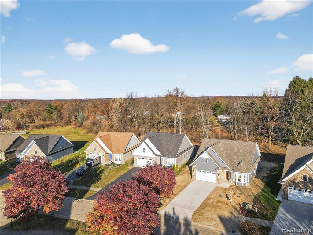 7460 Village Court, Davisburg, MI 48350 — Photo 39