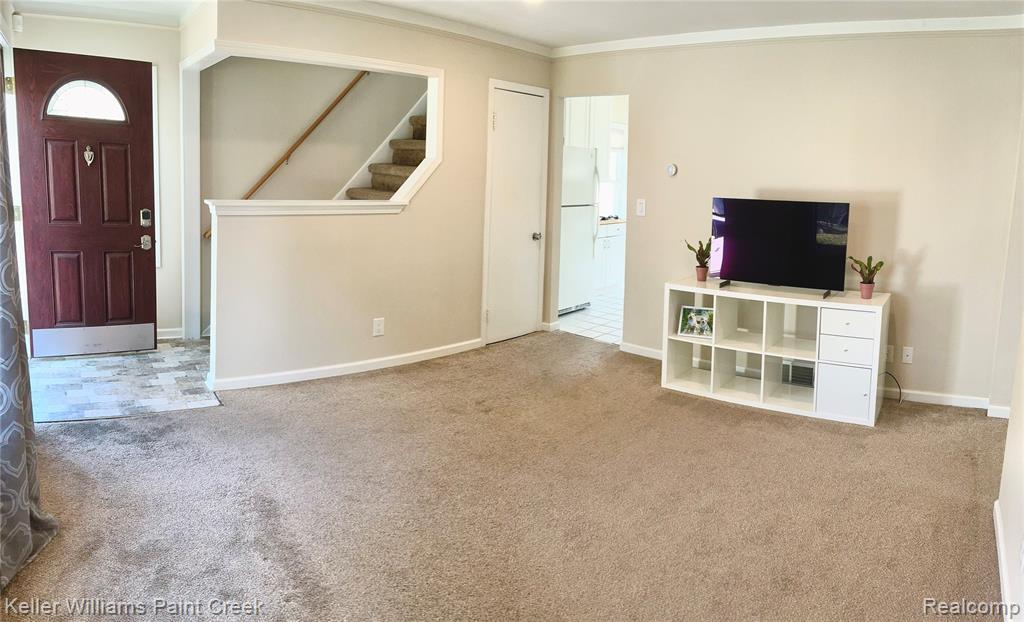 880 E Rowland Avenue, Madison Heights, MI 48071 — Photo 6