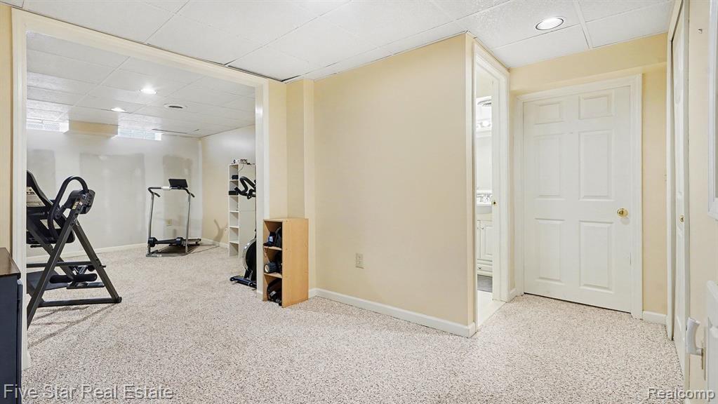 44089 Candlewood Drive, Canton, MI 48187 — Photo 22