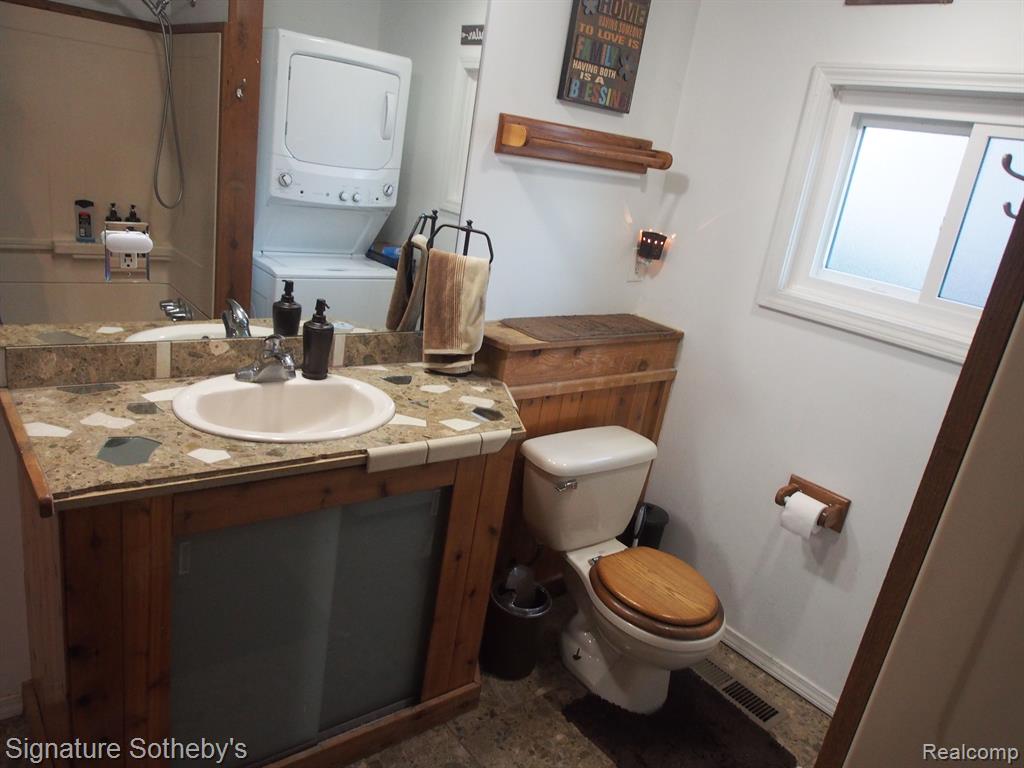 443 MARION Avenue, Waterford, MI 48328 — Photo 16