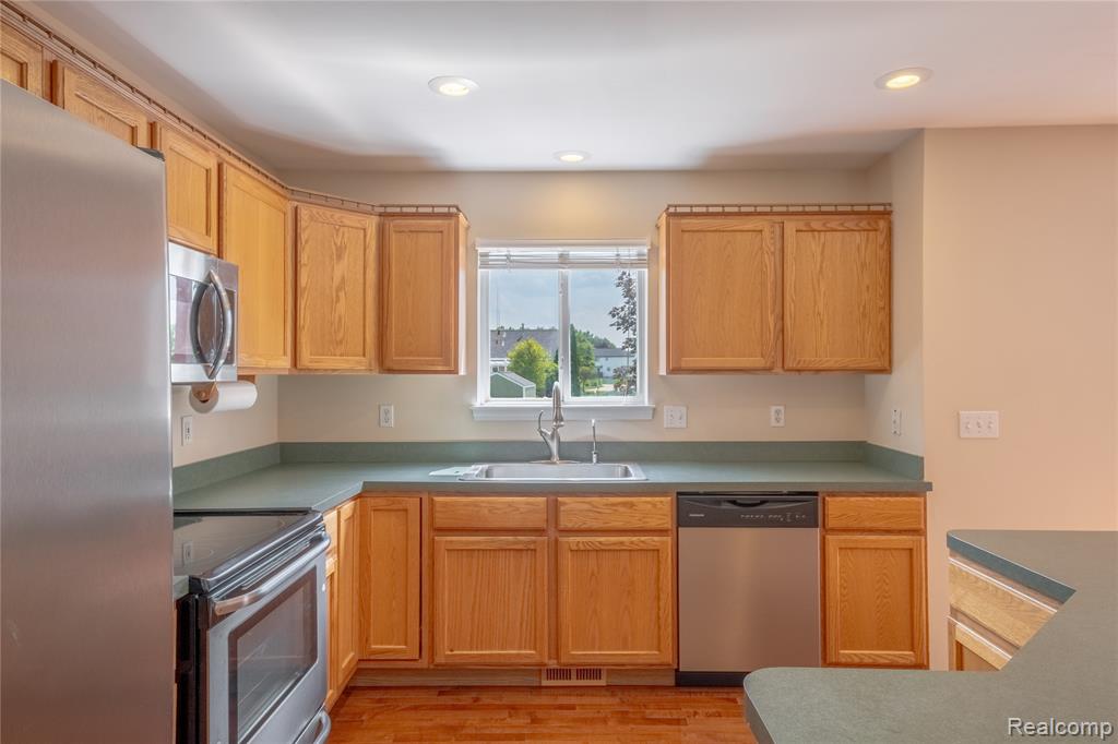 8454 Deer Field Drive, Davison, MI 48423 — Photo 12