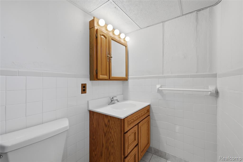 348 Sonia Avenue, Madison Heights, MI 48071 — Photo 22