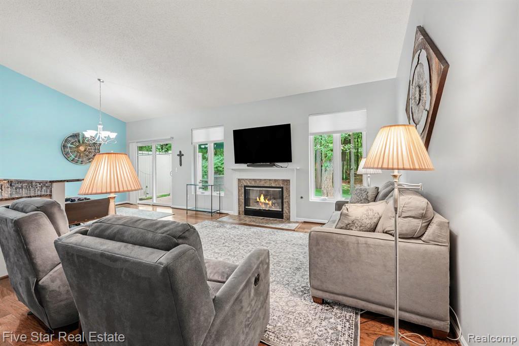 6838 Fox Lane, Waterford, MI 48327 — Photo 8