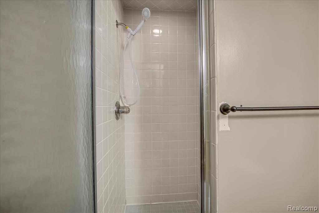 824 N Beech Daly Road, Dearborn Heights, MI 48127 — Photo 13