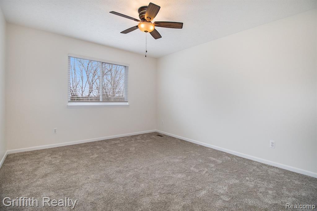 98 SEDUM, Howell, MI 48843 — Photo 18