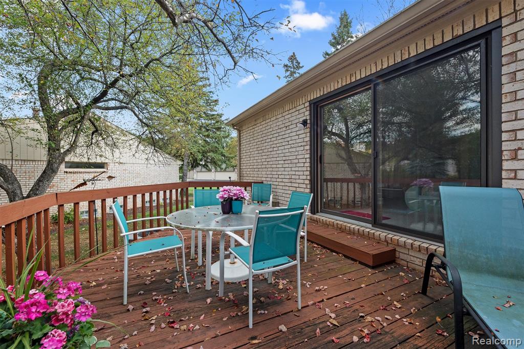 5129 Woodlands Lane, Bloomfield Hills, MI 48302 — Photo 17