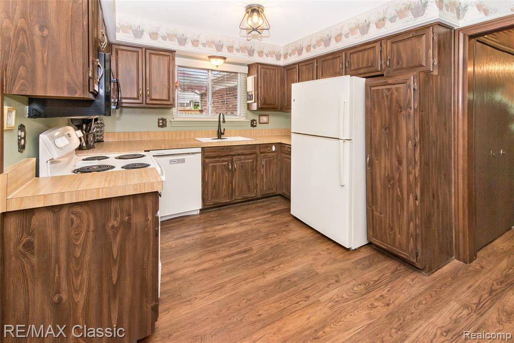 45025 Claymore Drive, Canton, MI 48187 — Photo 15