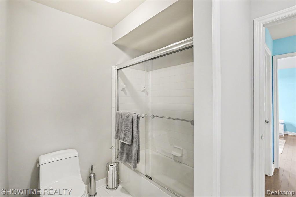 54676 Woodcreek Boulevard, Utica, MI 48315 — Photo 29