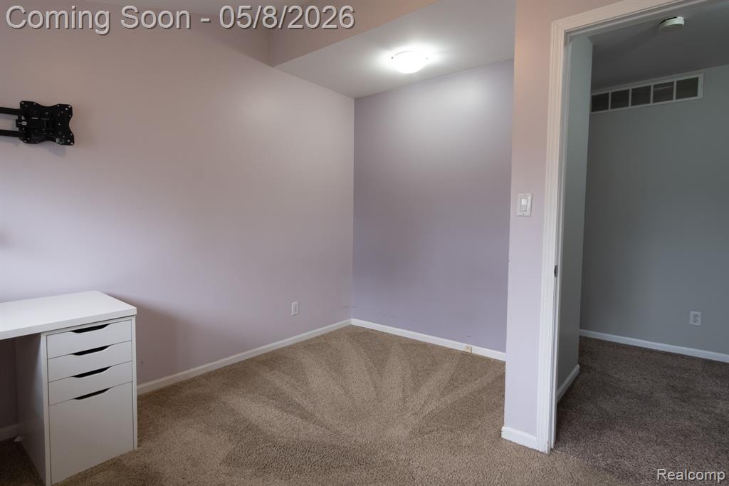 20804 Rensselaer Street, Farmington, MI 48336 — Photo 15