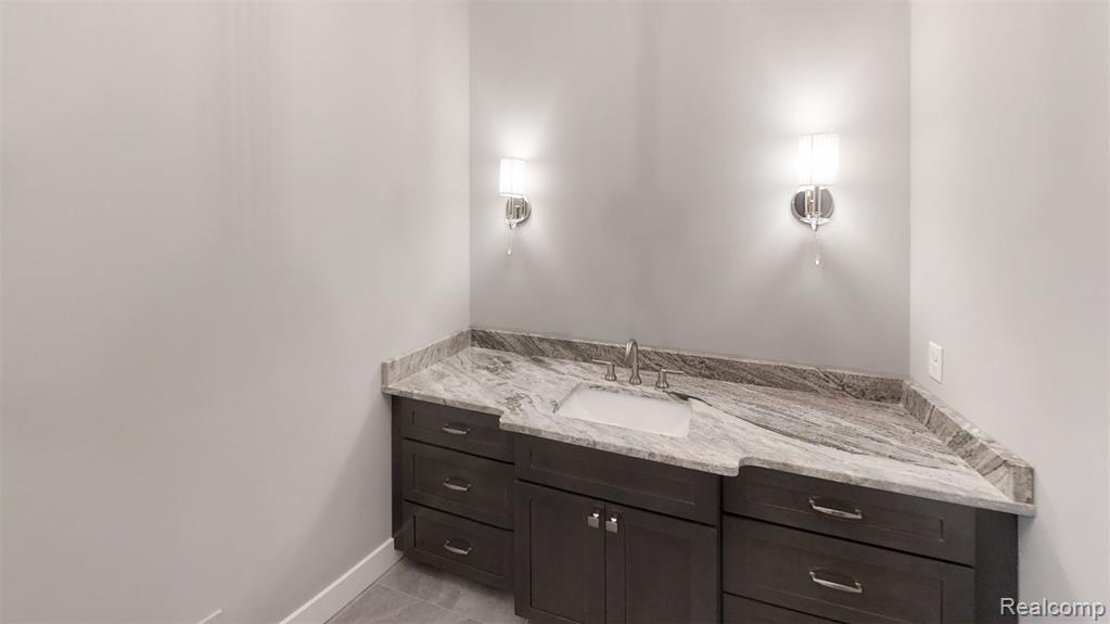 2515 Barberry Drive, 21, Shelby Twp, MI 48316 — Photo 12