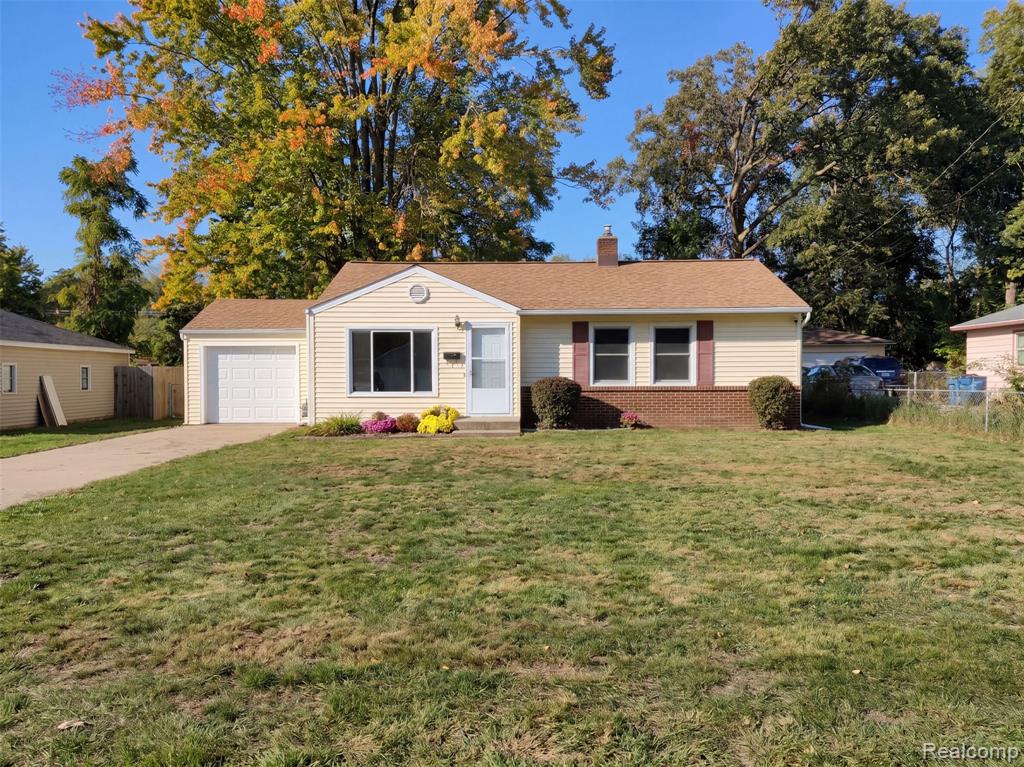 641 Kendalwood Street NE, Grand Rapids, MI 49505
