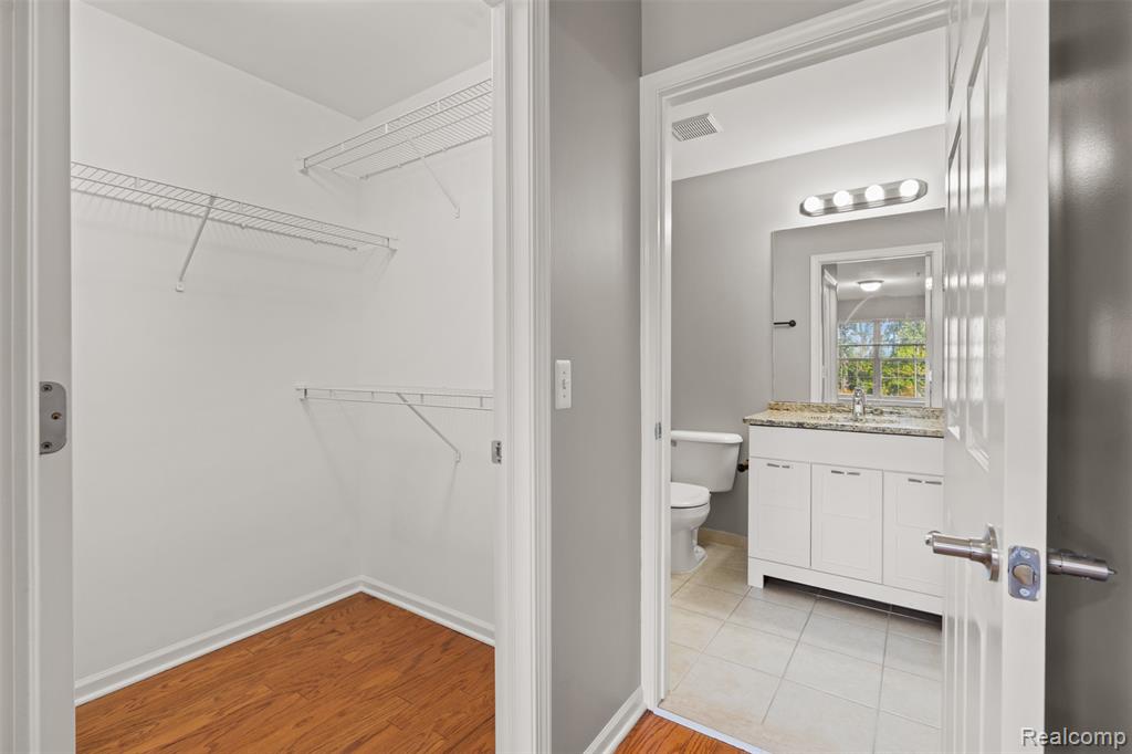 470 Old Pine Way, Walled Lake, MI 48390 — Photo 19