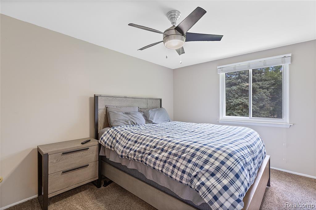 45858 KENSINGTON, Utica, MI 48317 — Photo 9