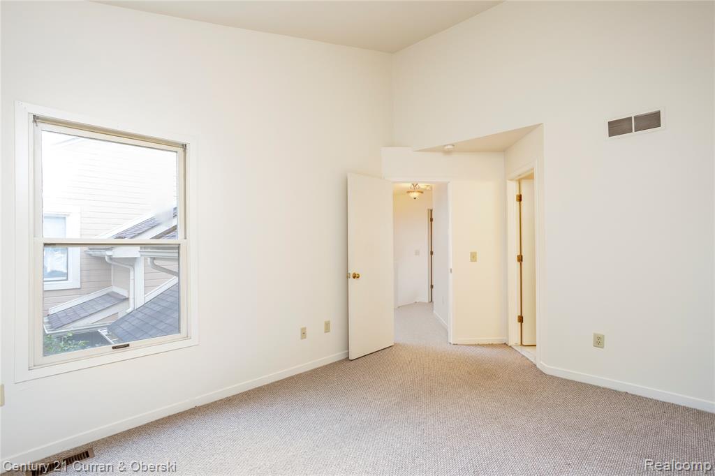 9429 Westwind Drive, Livonia, MI 48150 — Photo 19