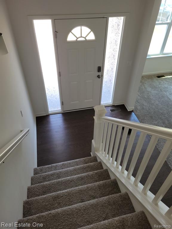 7799 Ryder Court, Utica, MI 48317 — Photo 12