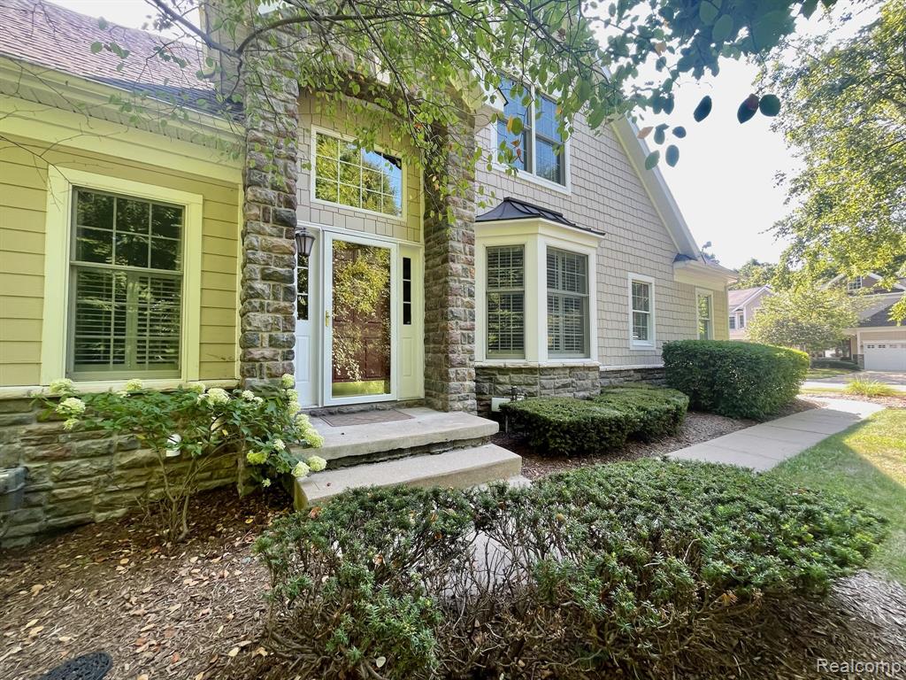 49676 Timber Trail, Novi, MI — Photo 3
