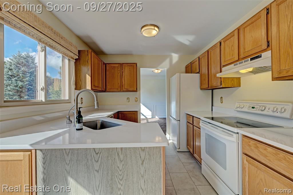 90 Crescent Hill Drive, Ortonville, MI 48462 — Photo 22