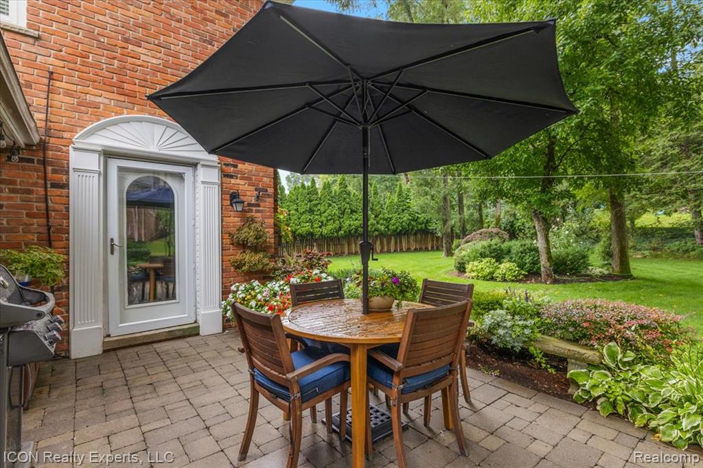 746 Birch Tree Lane, Rochester Hills, MI 48306 — Photo 11