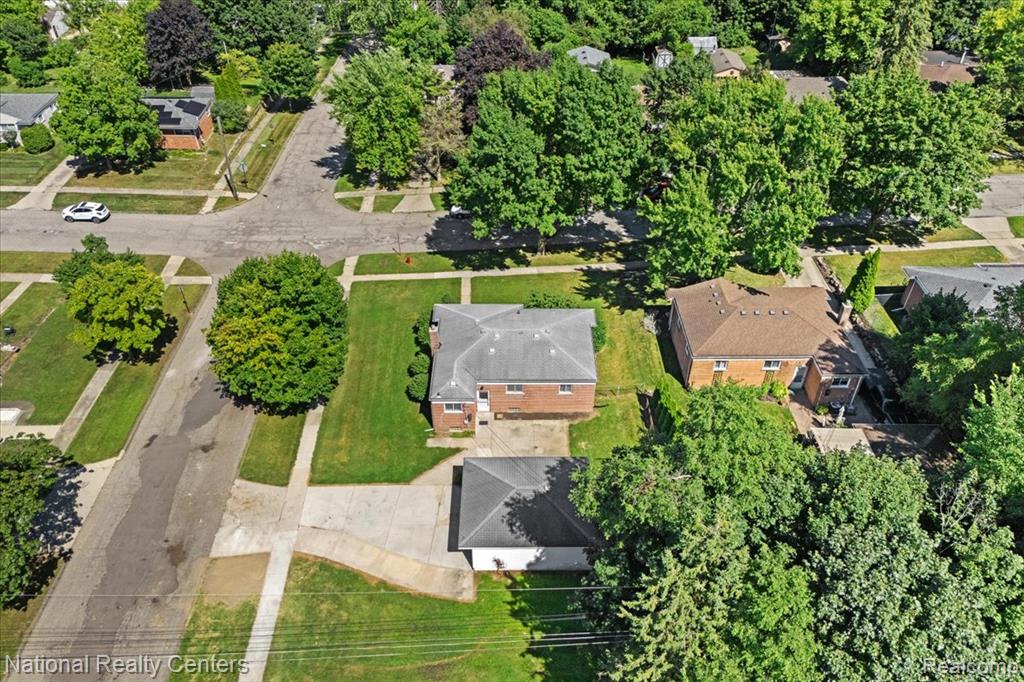 861 Squire Lane, Milford, MI 48381 — Photo 35