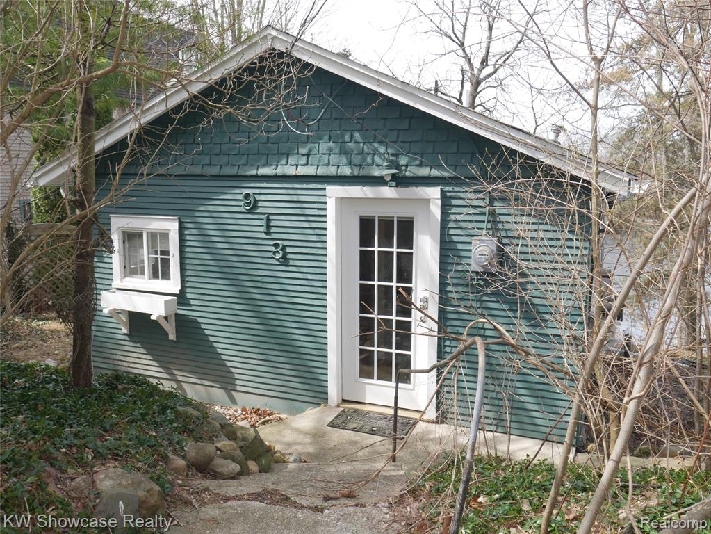 913 PEARSON Drive, Milford, MI 48381 — Photo 19