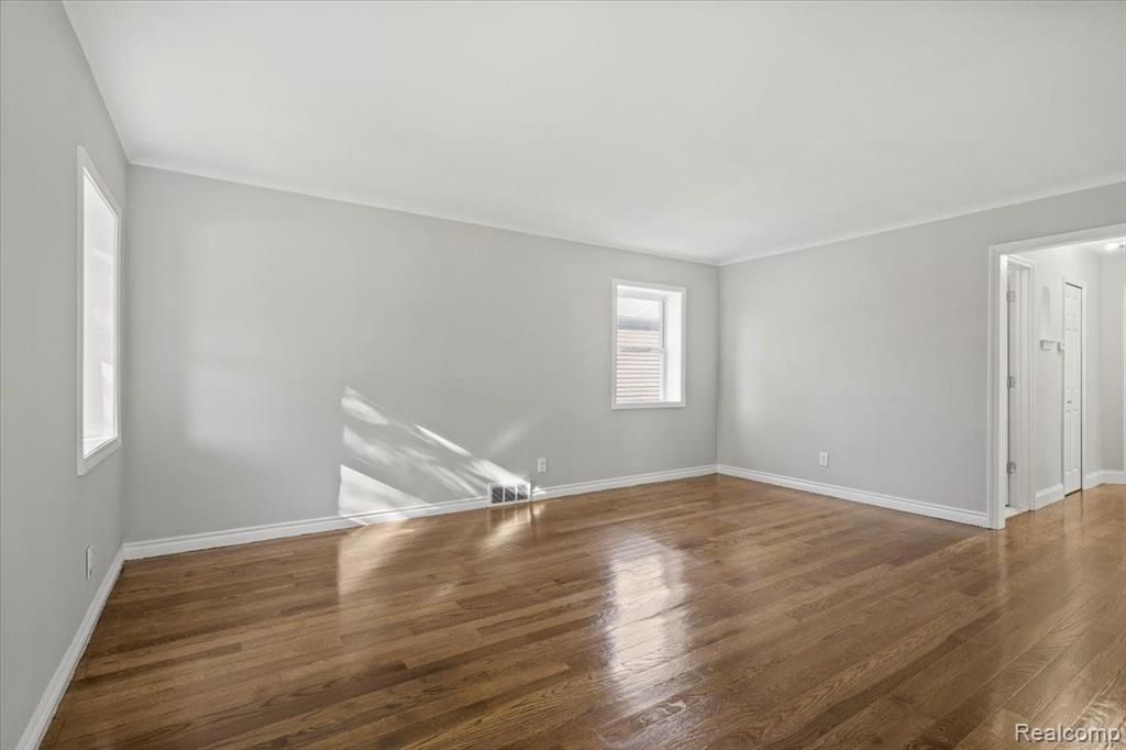 567 E MADISON Avenue, Pontiac, MI 48340 — Photo 13