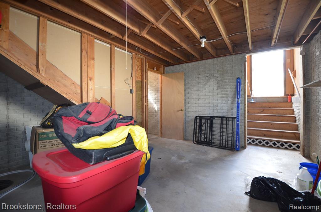 10083 HEGEL Road, Goodrich Vlg, MI — Photo 30
