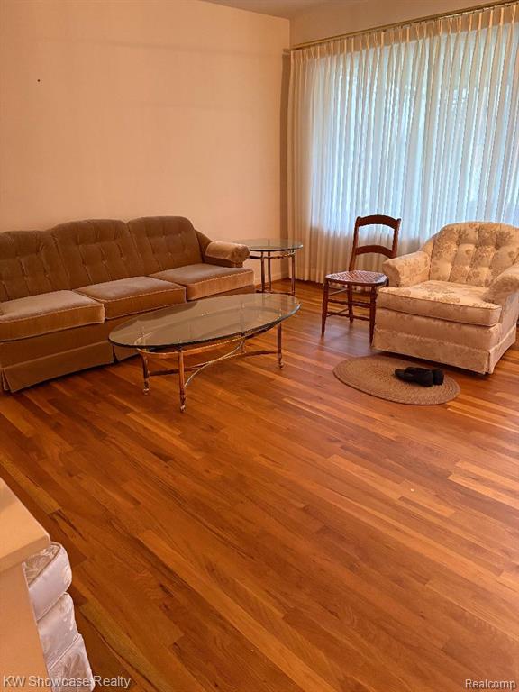 8141 Rene Court, White Lake, MI — Photo 4