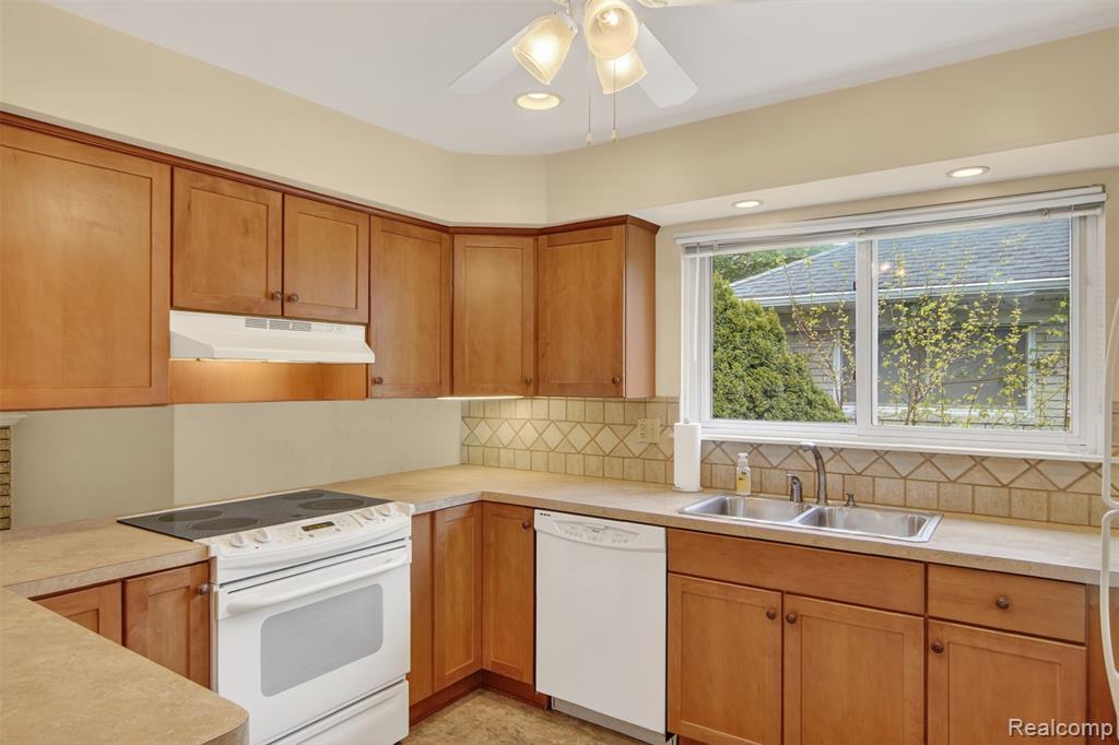 14341 Heritage Street, Riverview, MI 48193 — Photo 14
