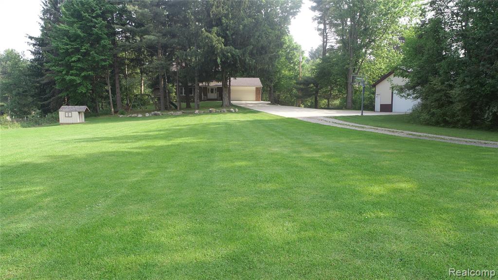 5836 Ewalt Road, Imlay City, MI 48444 — Photo 4