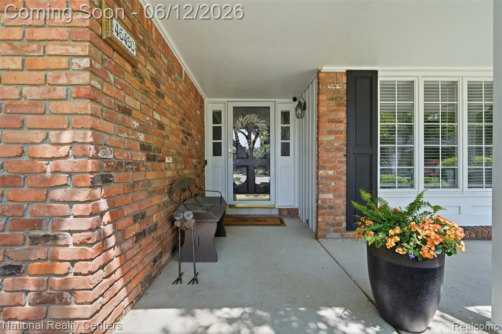 46490 Rockledge Drive, Plymouth, MI 48170 — Photo 4
