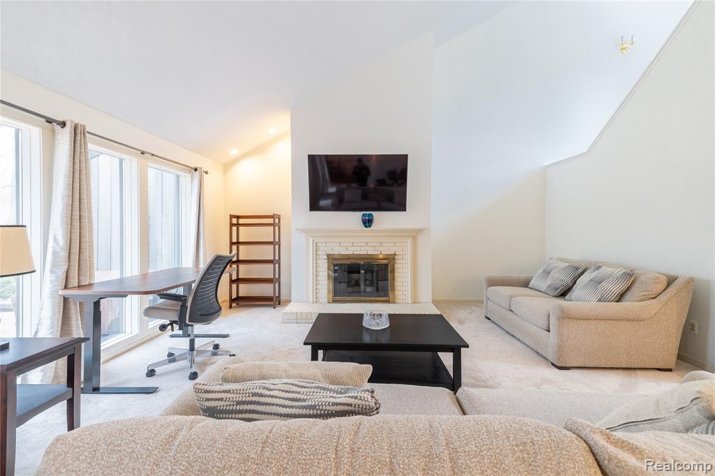 9422 Hawthorne Glen Drive, Grosse Ile, MI 48138 — Photo 11