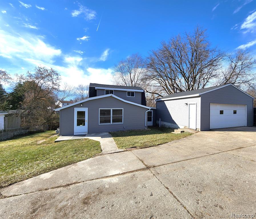 5082 CENTER Road, Grand Blanc, MI 48439 — Photo 2