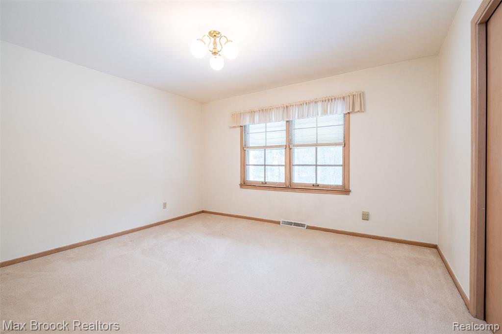 138 S Cranbrook Cross Road, Bloomfield Hills, MI 48301 — Photo 18