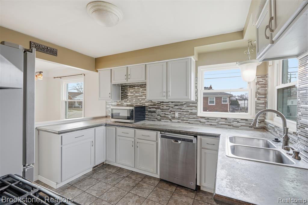 25705 Ronald Street, Roseville, MI 48066 — Photo 7