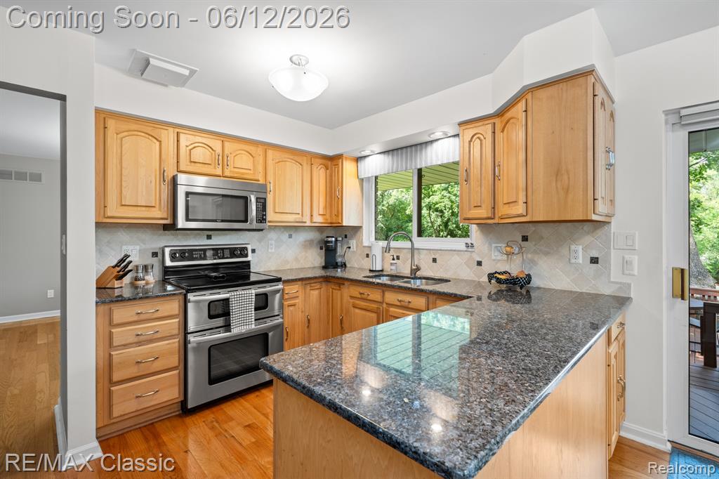 12901 Drury Lane, Plymouth, MI 48170 — Photo 20