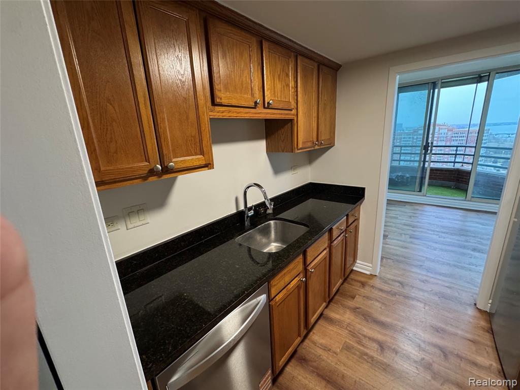 3320 Spinnaker Lane, 18C, Detroit, MI 48207 — Photo 15