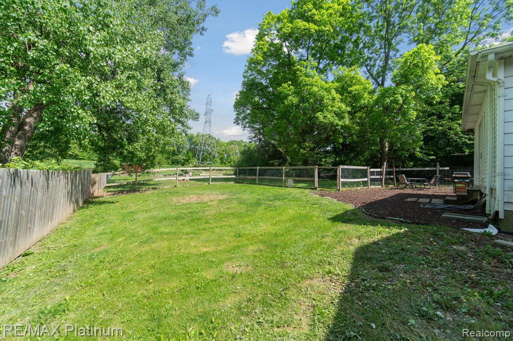 7353 GREEN VALLEY Drive, Grand Blanc, MI 48439 — Photo 38